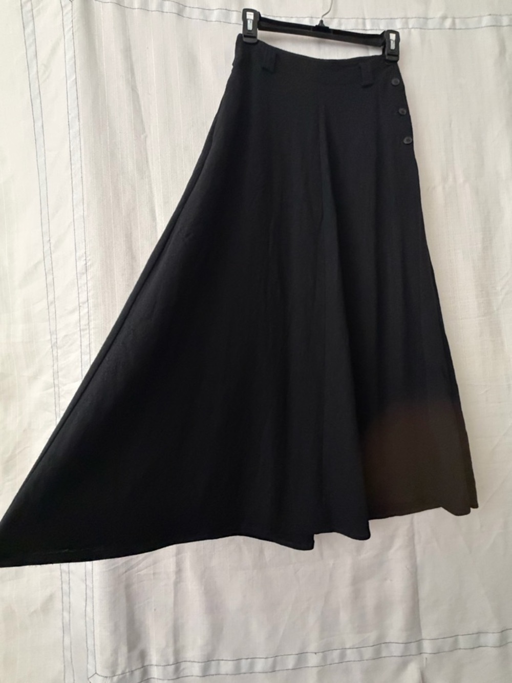 Calvin Klein women’s Size 4 Black Wool A-Line Skirt Side Buttons/Pocket(A582)
